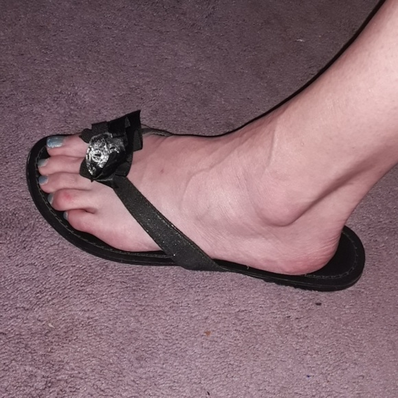 ⚡Guess black flat flip flops- ribbon& bling - Picture 7 of 8